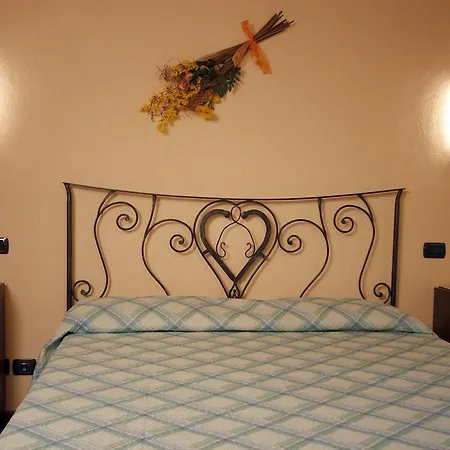 Farnetina Villa Cortona